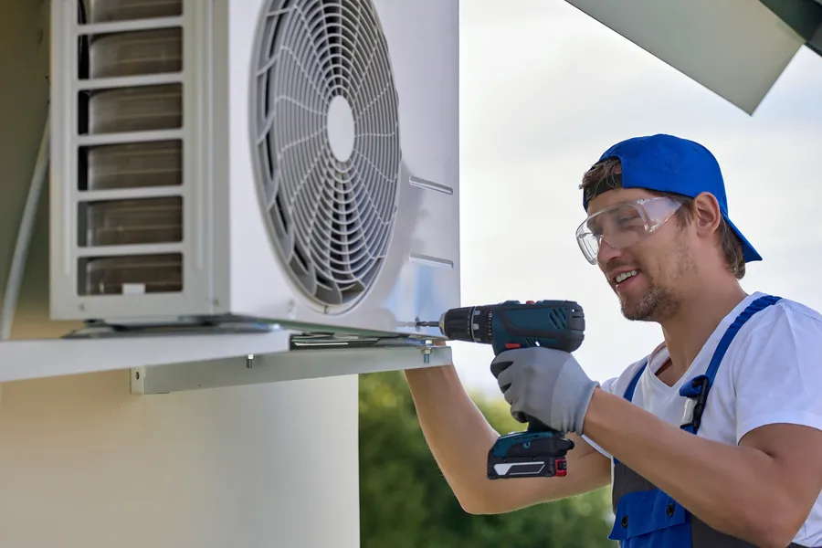 Signs It's Time To Replace Your Air Conditioning System in Romulus, MI